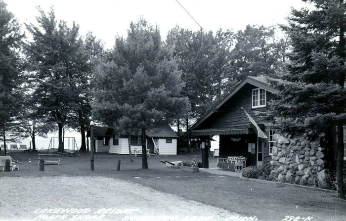 Foughts Resort (Lakewoods Resort) - Vintage Postcard (newer photo)